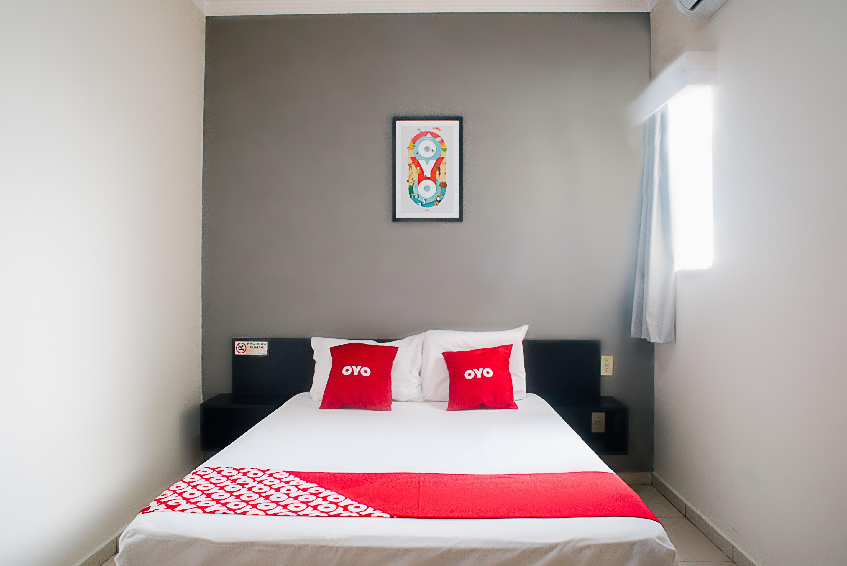 Oyo Cerrado Hotel, Campo Grande 캄푸그란지 외부 사진 A room at OYO 151, a hotel in Jakarta, Indonesia